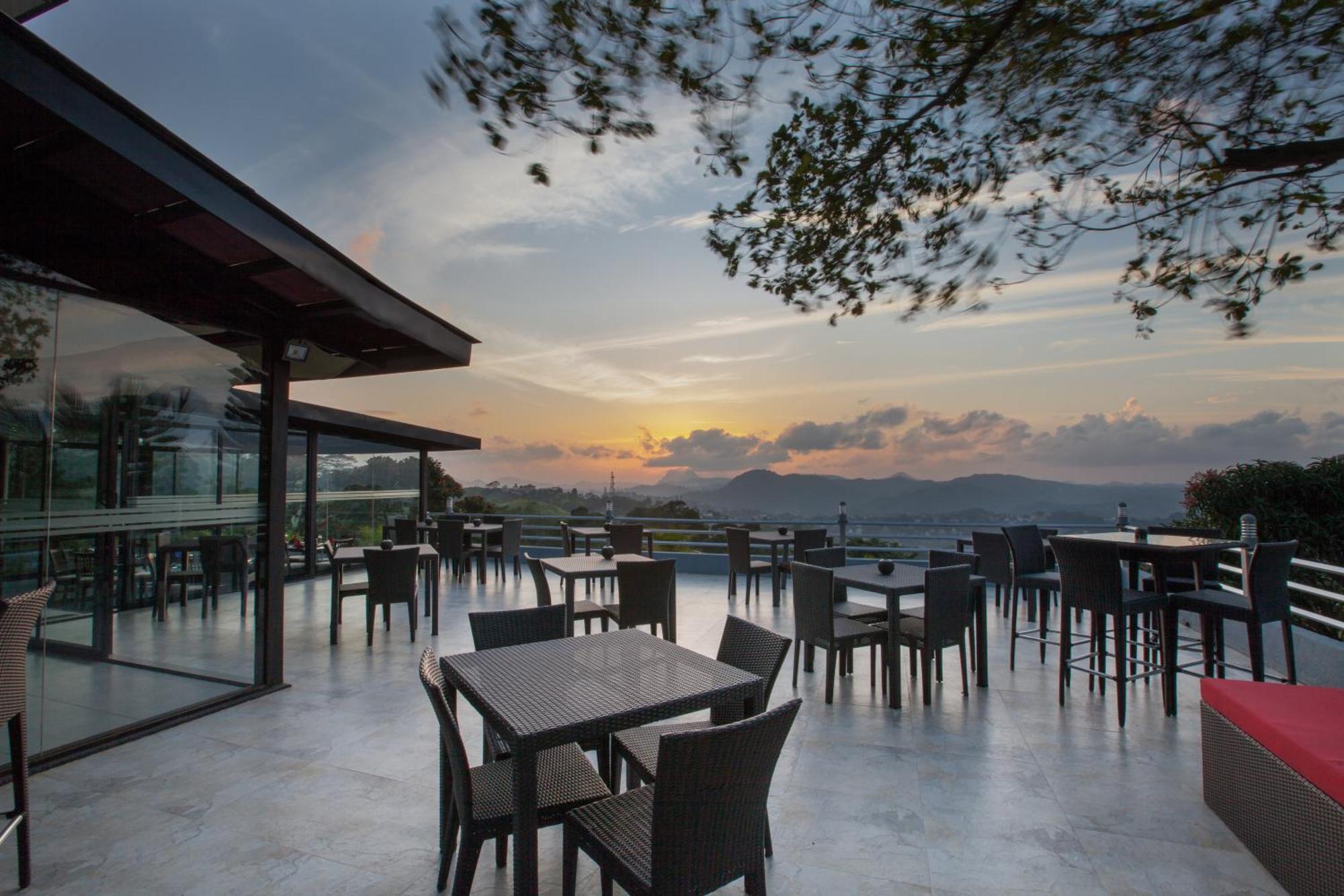 Hotel Theva residencia Kandy Exterior foto